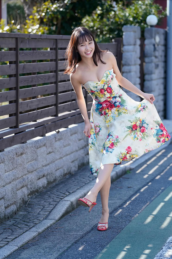 日本泳装少女街拍