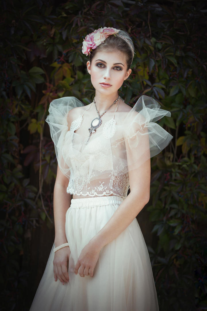 气质优雅欧美成人AV美女艺术照写真