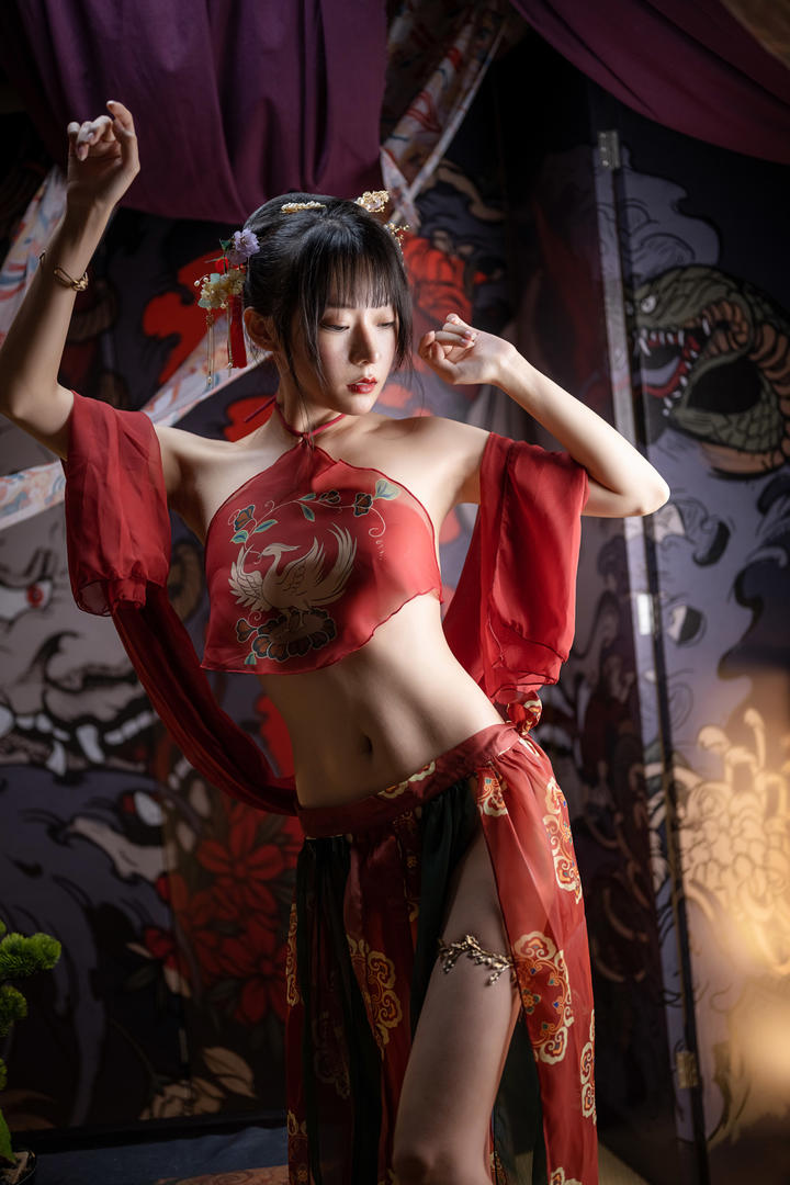 中国性感妖艳古装美女大胆人体艺术写真图片