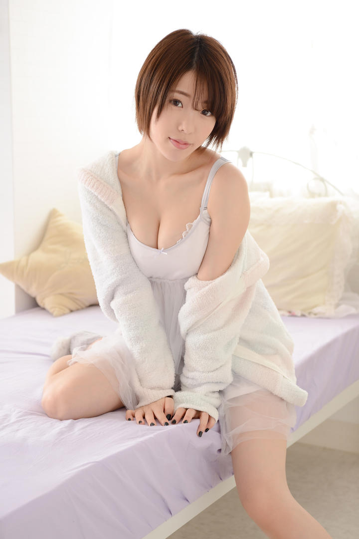 日本成熟气质主妇美女性感自拍免费下载