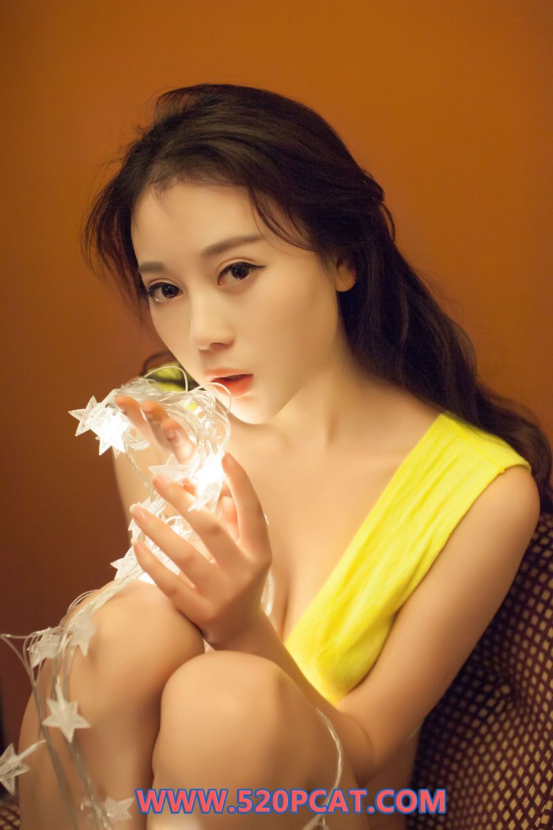 PartyCat轰趴猫性感嫩模赵小米Kitty黄色比基尼清新写真