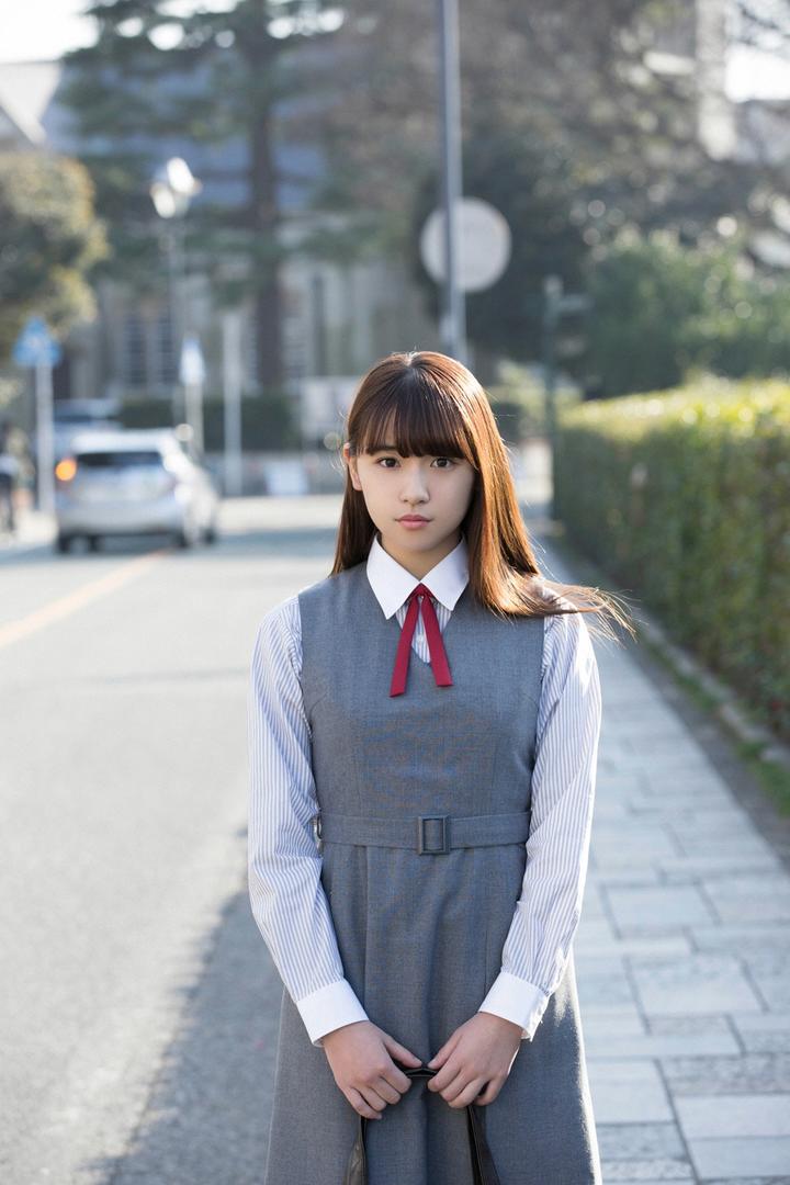 街拍日本清纯女高中生摄影写真大图