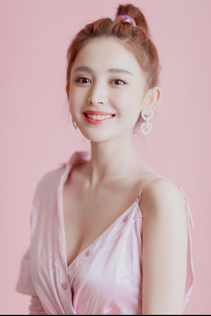 干净漂亮的气质美女明星古力娜扎高清女明星头像图片大全
