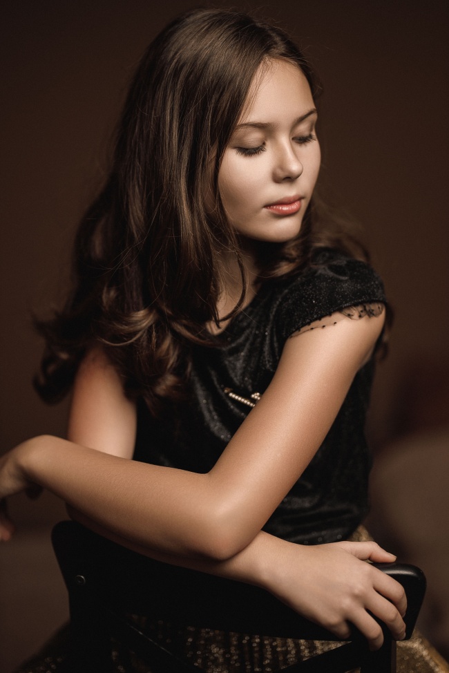 复古时尚质感美女写真图片