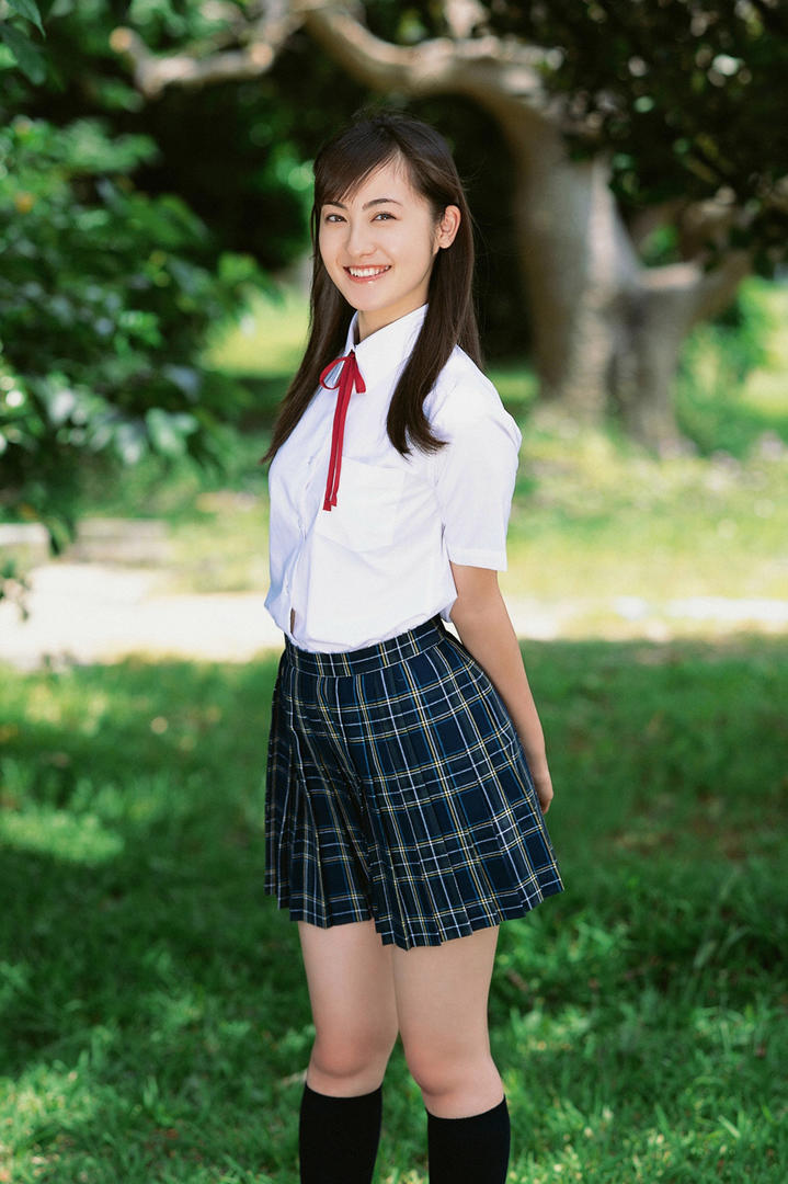 初恋般甜美的日本清纯制服女生唯美写真图片