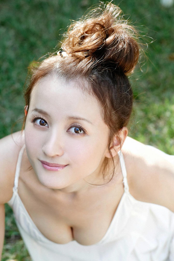 超高清日本清纯美女小松彩夏摄影图片