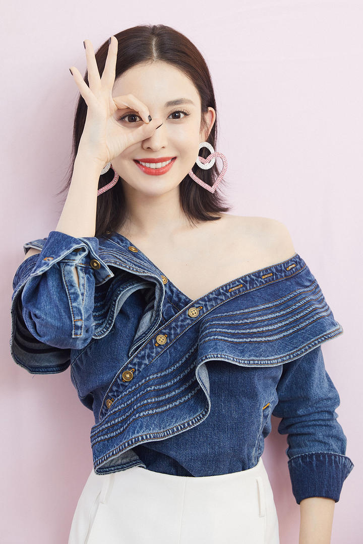 可爱的极品气质女星古力娜扎图片