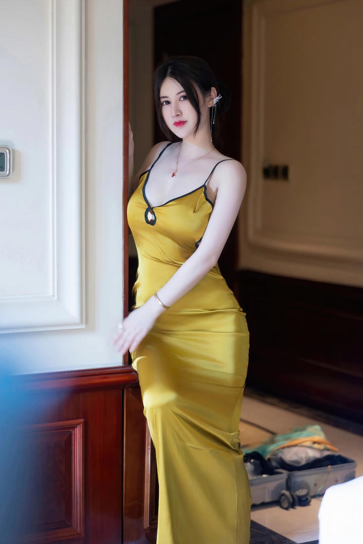 优雅端庄的中国美女模特诗诗国产精品自拍图片