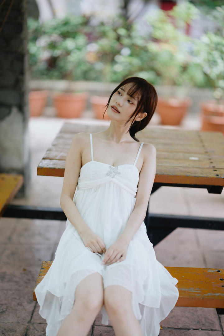 白嫩少女唯美艺术照