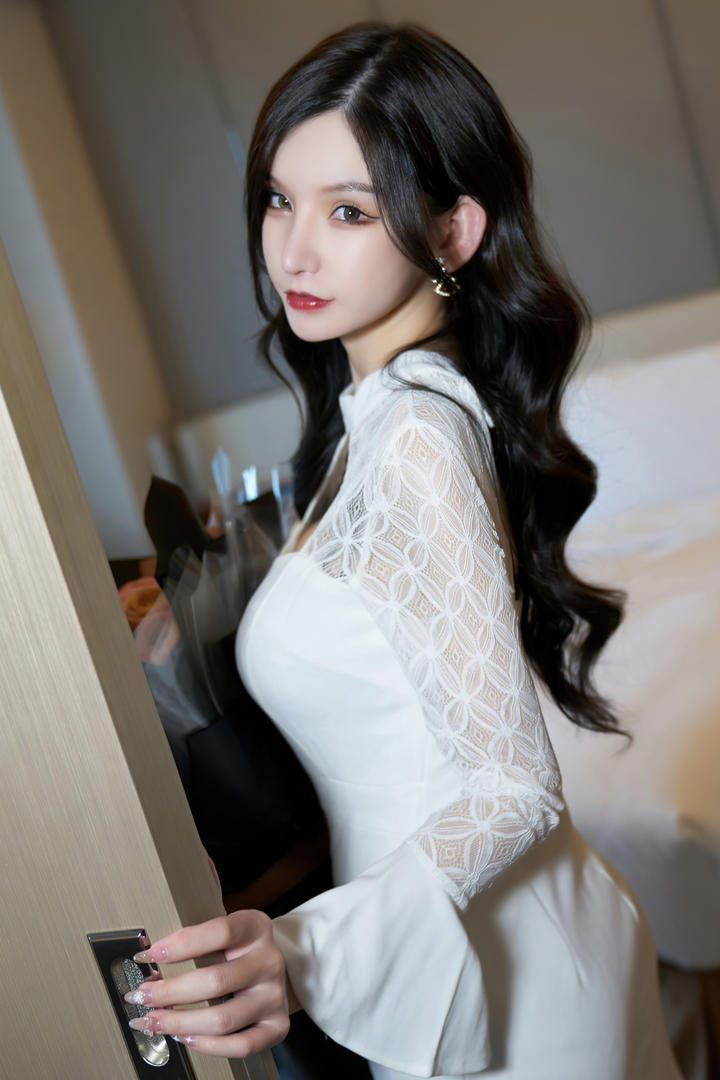 1919精品国模人体美女周于希私拍套图