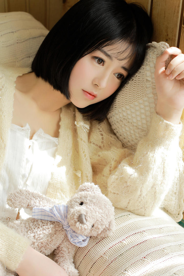 高清清纯短发美女写真图片