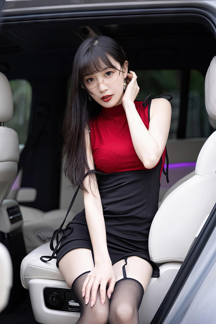 极品车模林星阑黑丝诱惑写真套图