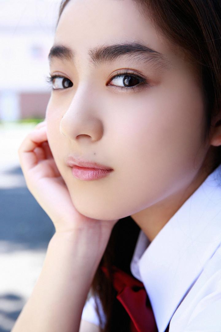 日本可爱甜美女生高清特写图片