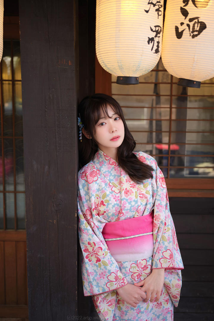 穿日本和服美女艺术照写真集