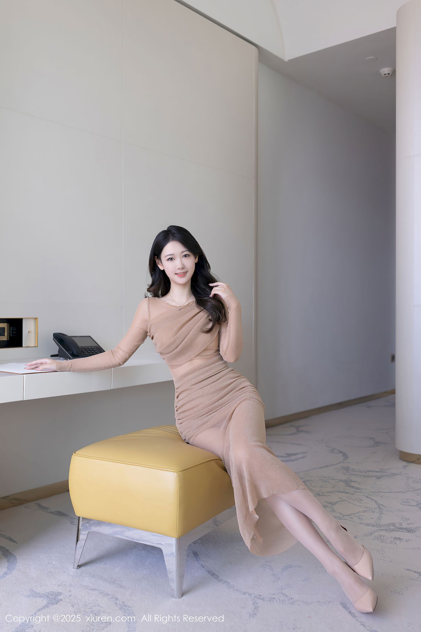 秀人网模特唐安琪肉色连衣裙肉色丝袜性感写真