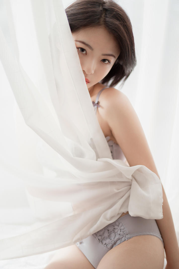 可爱优优亚洲嫩模高清写真照片