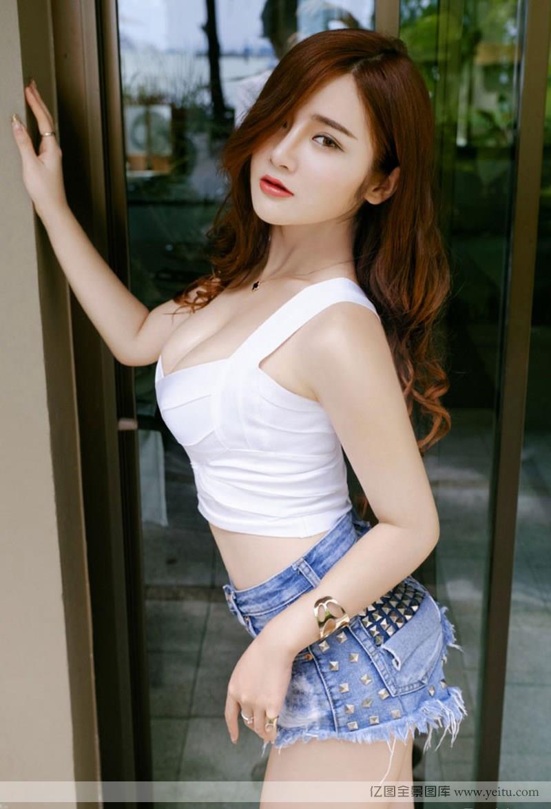 长发美女木木hanna游艇度假狂欢性感艺术照