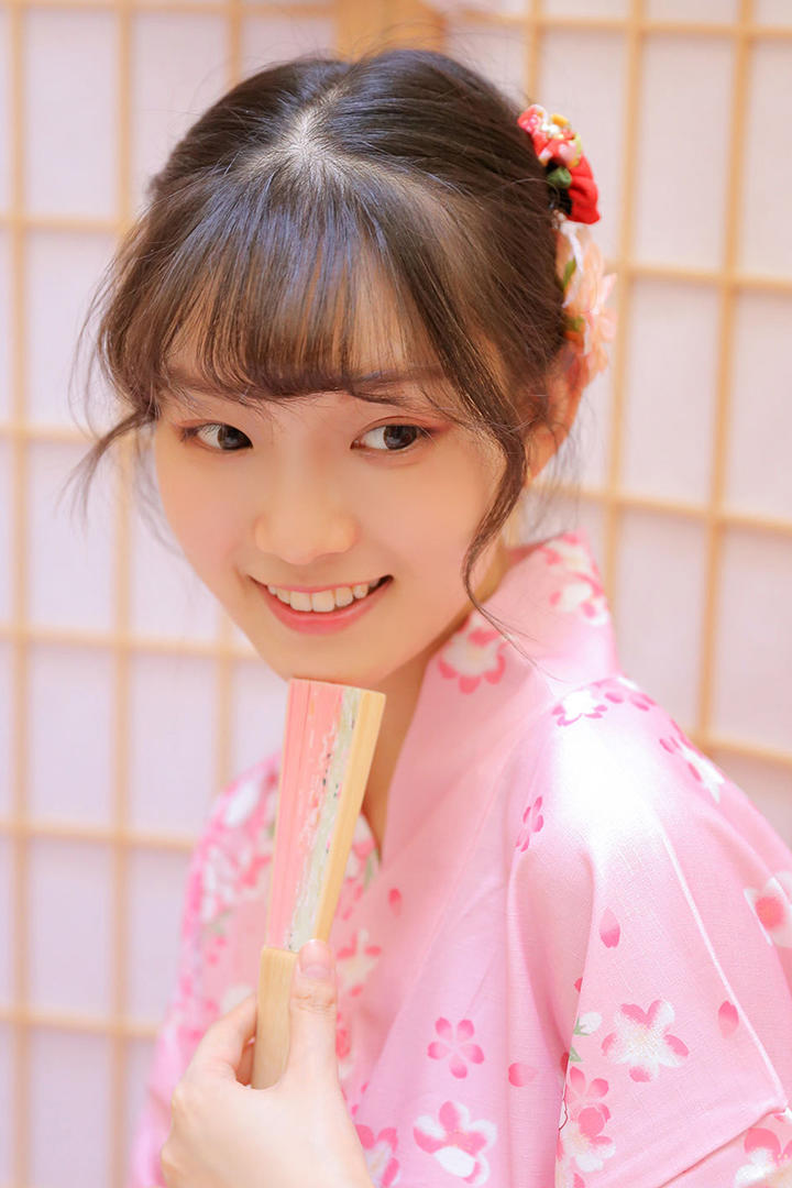 高清日本清纯和服女生特写