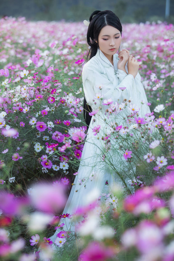 中国唯美古装汉服美女高清手机壁纸图片大全