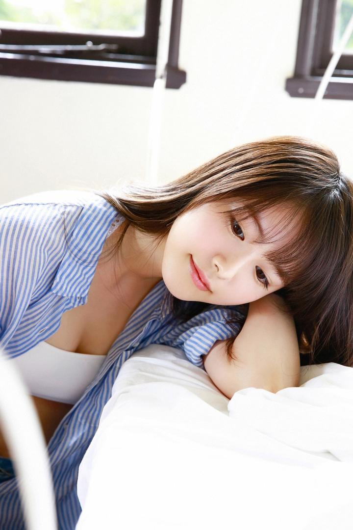 日本年轻可爱女生高清写真图片