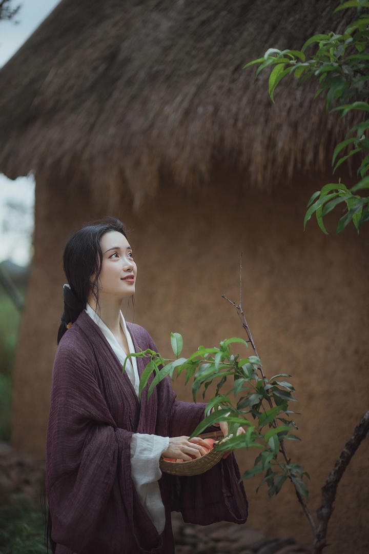 乡村里的古装美女高清艺术照写真图片
