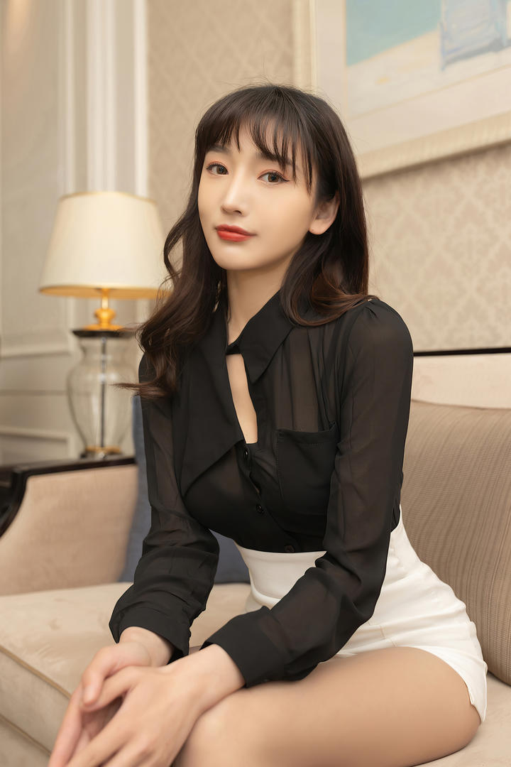 98综合图区亚洲偷自拍高清性感女神陆萱萱美女图片
