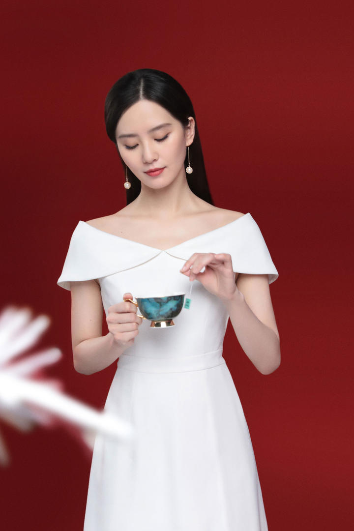 喝咖啡的气质女神刘诗诗中国女明星图片下载