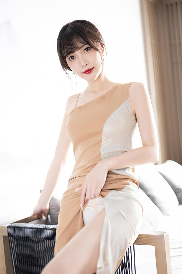 掀起漂亮美女裙子798艺术写真图片