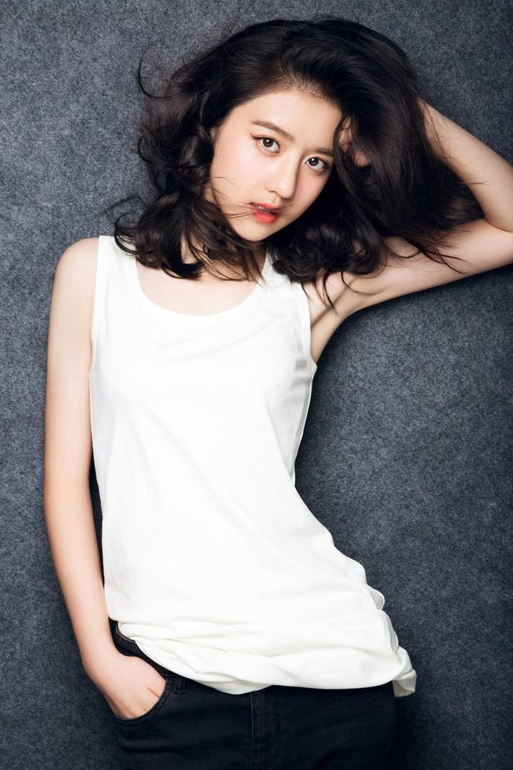 狂野不羁的美女明星李凯馨写真图片