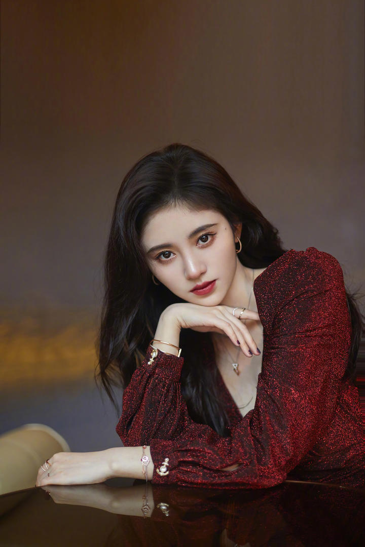 成熟气质美女明星鞠婧祎高清美女壁纸图片