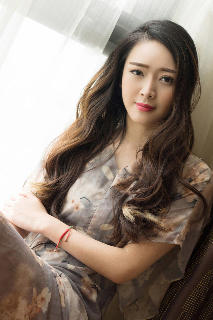 气质优雅的成人高清图片