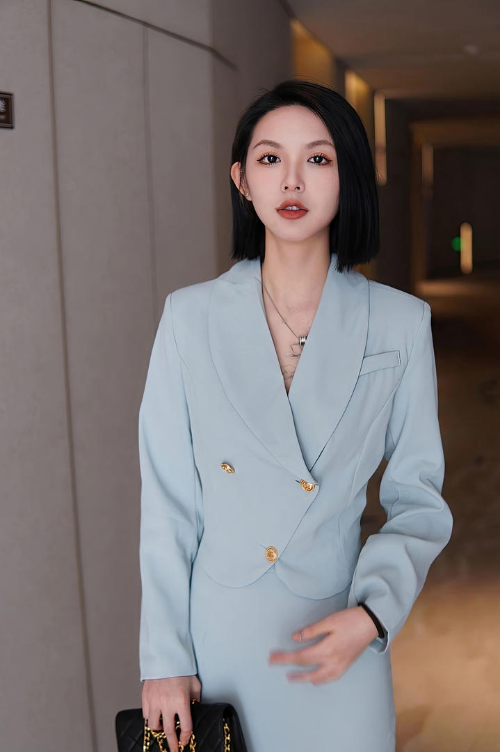 国内极品短发美女白领精品写真图片