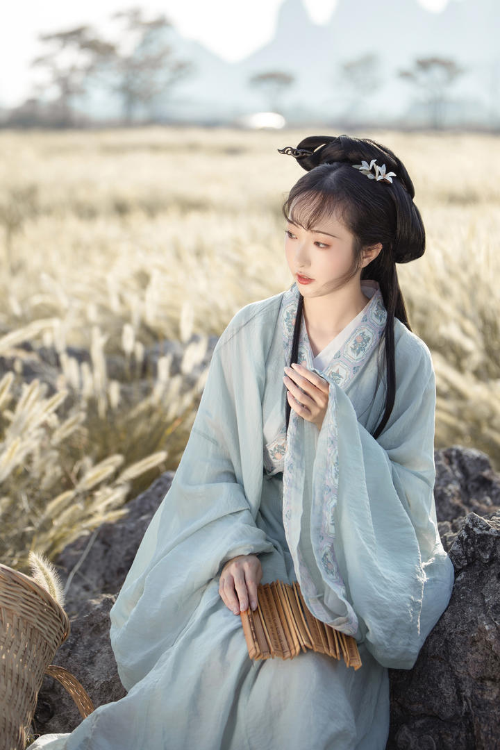 中国古装美女优优人体艺术写真图片