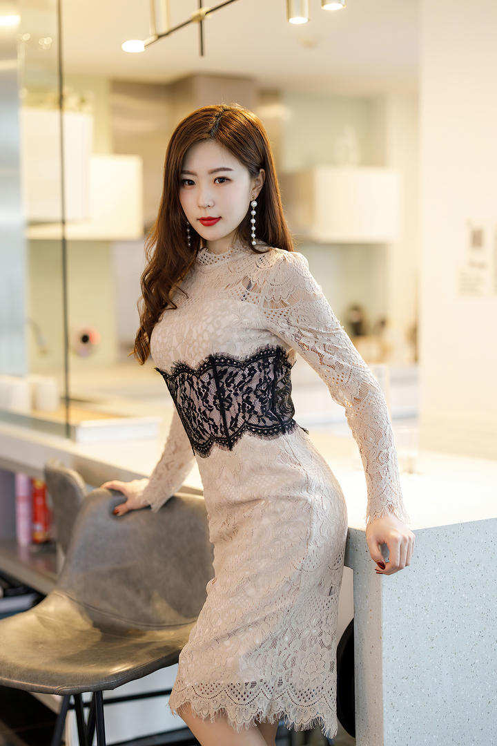 高清国内气质美女杨紫嫣蕾丝连衣裙美女写真图片
