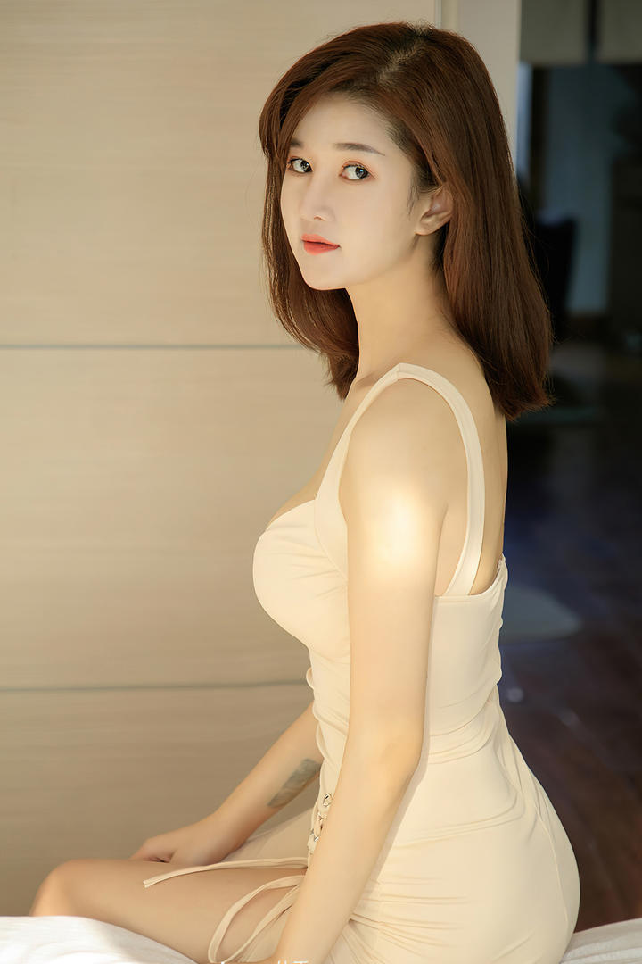 纤纤玉手气质美女模特高清美女图片大全