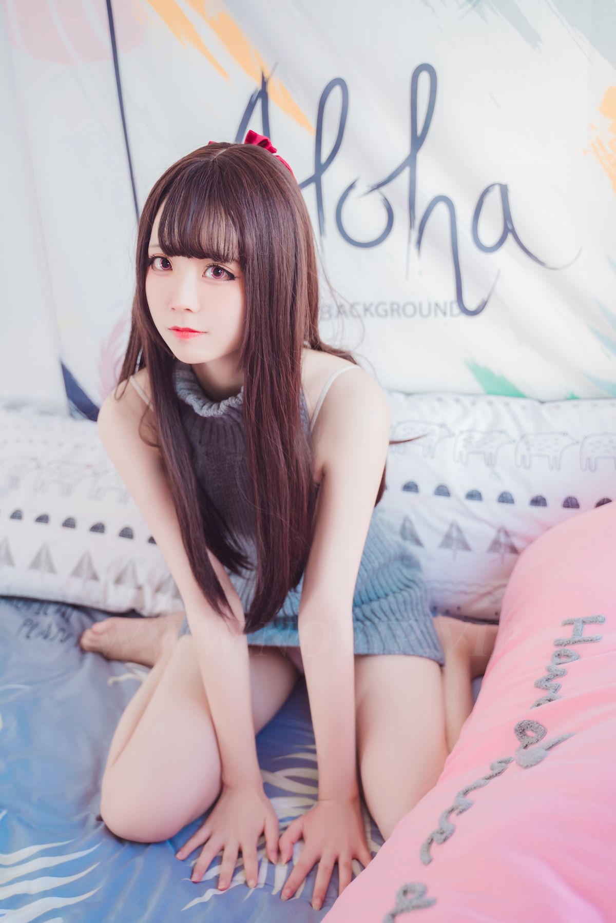 喵糖映画邻家小妹露肩毛衣修长美腿居家清纯写真