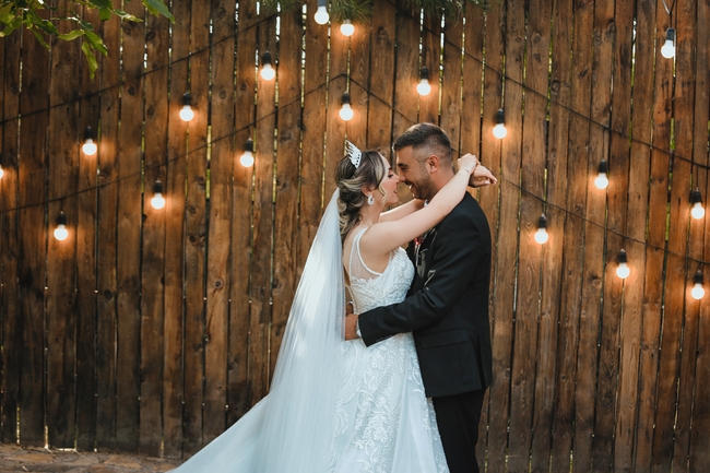 欧美情侣夜拍婚纱照图片