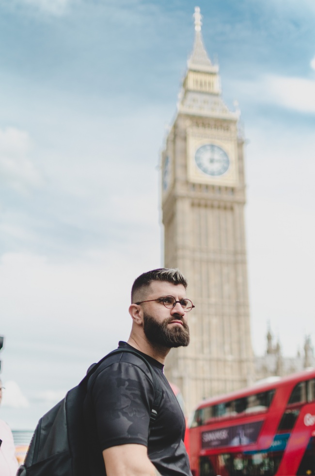 英国旅行帅哥图片