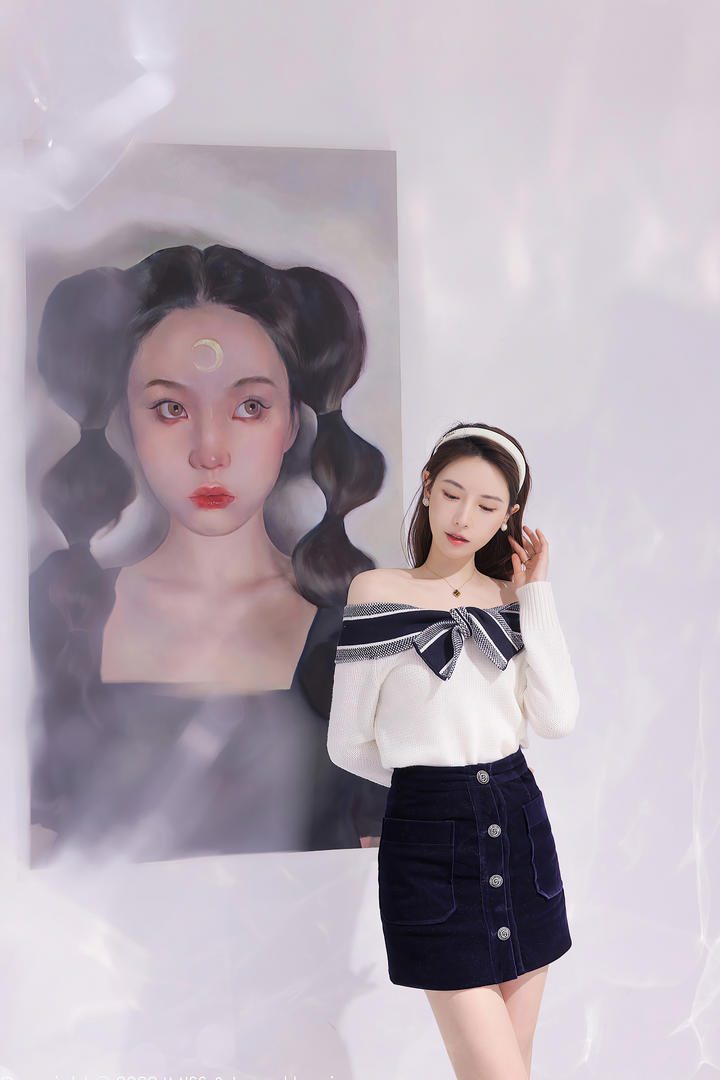 穿超短裙的清纯学生妹刘奕宁艺术摄影写真图片
