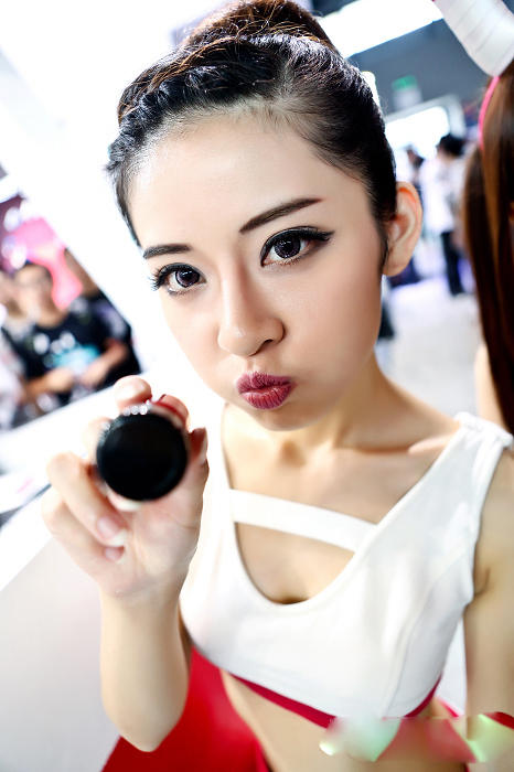 清纯美女甜美笑容迷倒众人