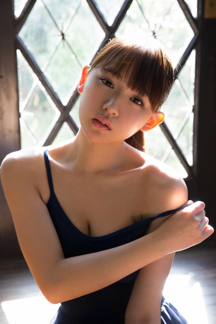日本养眼泳装美女高清女生手机壁纸图片