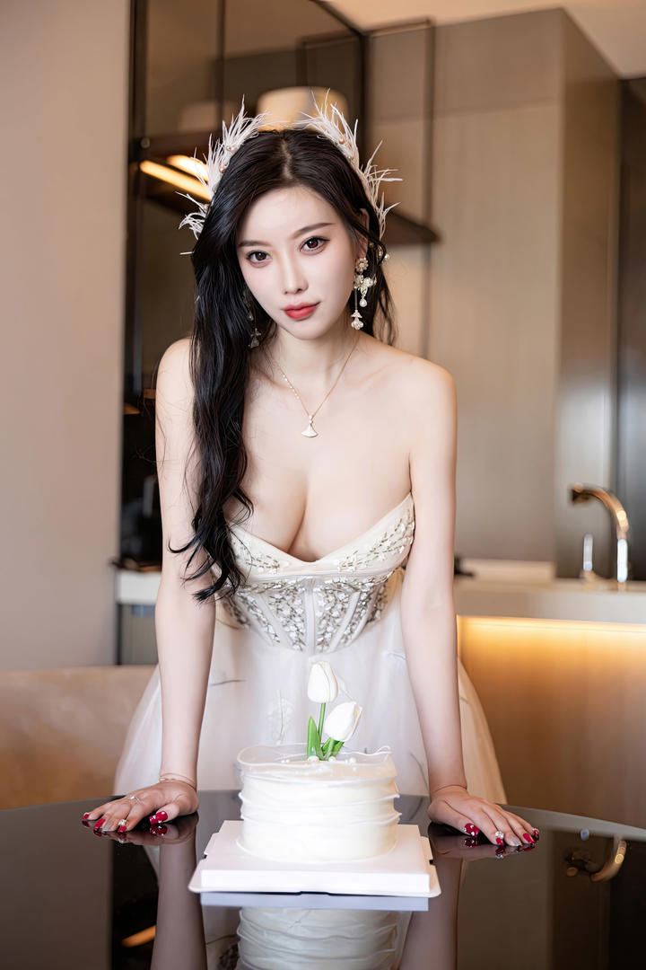 尤果网大胸美女杨晨晨私拍写真集