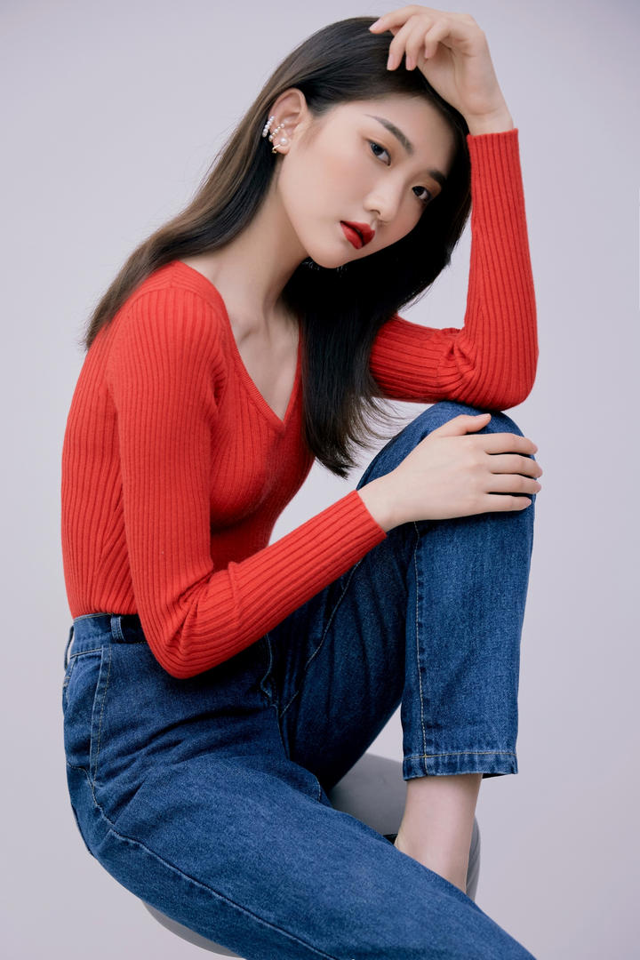 高清牛仔裤极品美女写真图片