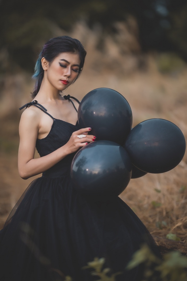 好看的黑色婚纱照图片