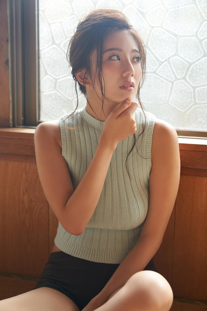 风韵犹存的日本辣妈性感美女写真图片