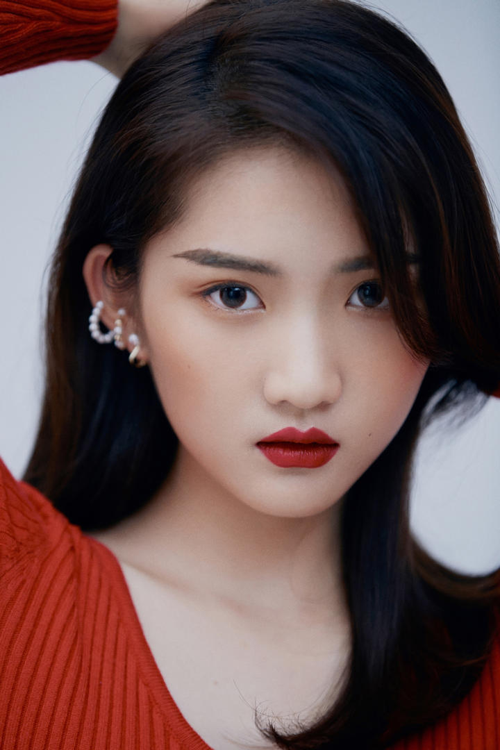 超清国内红唇美女特写图片