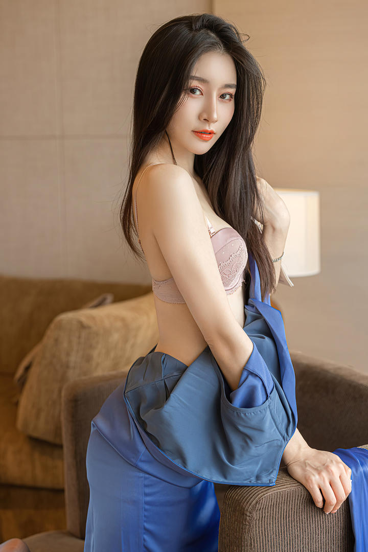 高清青豆客美女国模大胆私拍套图下载