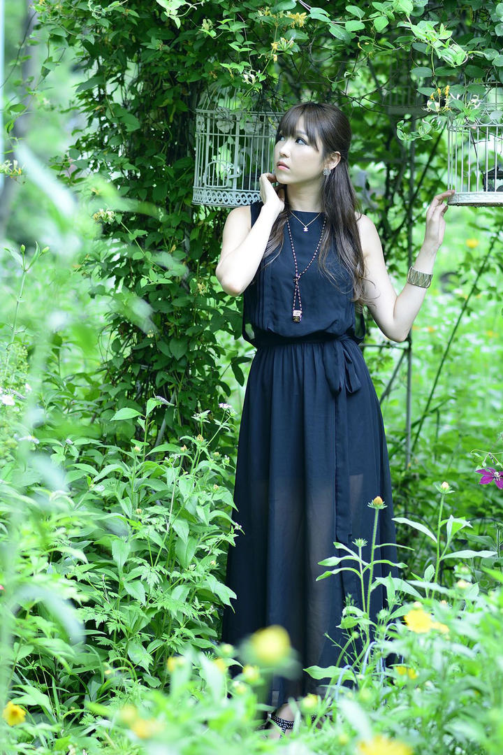 丛林里的韩国清纯美女高清写真