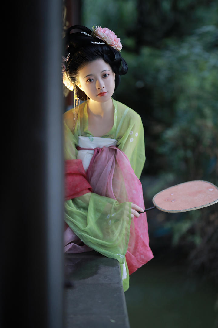绝色古装汉服美女高清人体艺术摄影图片