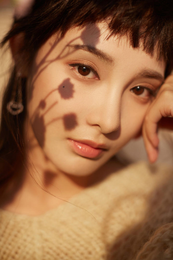 高颜值中国美女明星彭小苒美女写真图片